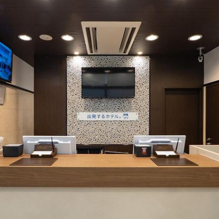 Toyoko Inn Tokyo Eki Yaesu Kita Guchi Exteriör bild
