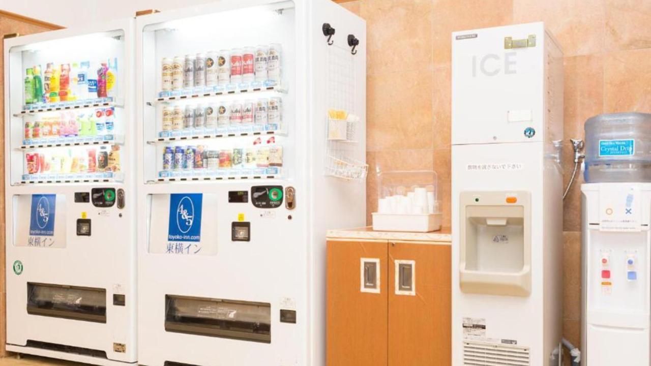 Toyoko Inn Tokyo Eki Yaesu Kita Guchi Exteriör bild