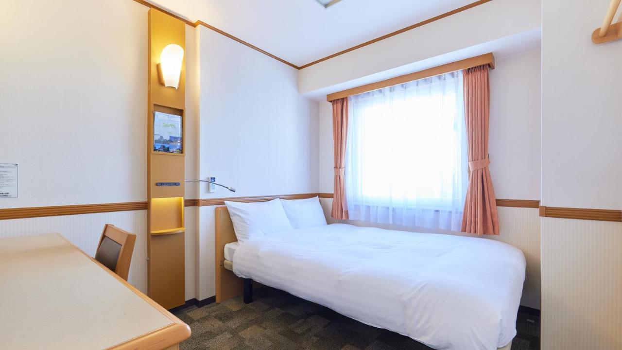 Toyoko Inn Tokyo Eki Yaesu Kita Guchi Exteriör bild