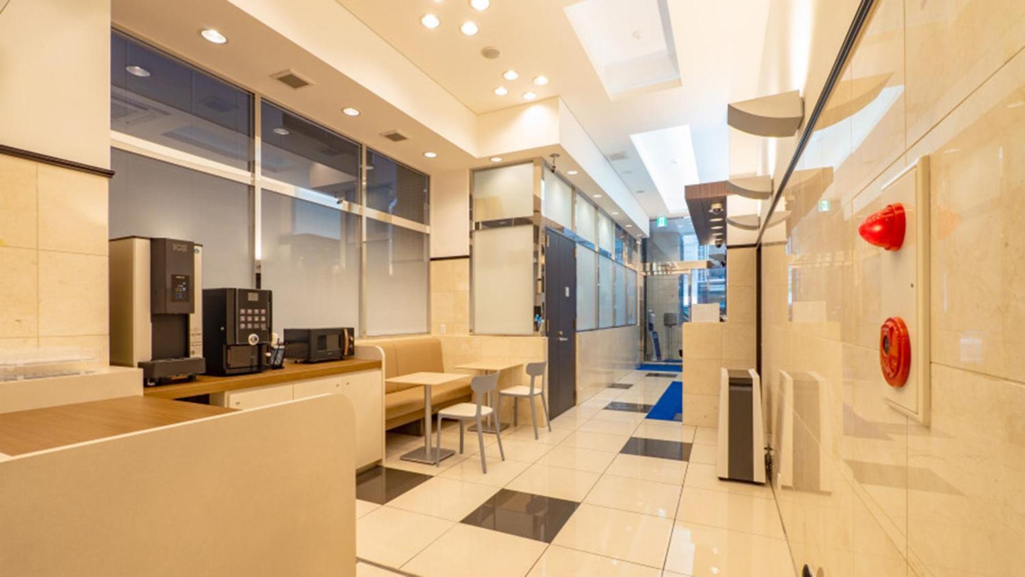Toyoko Inn Tokyo Eki Yaesu Kita Guchi Exteriör bild