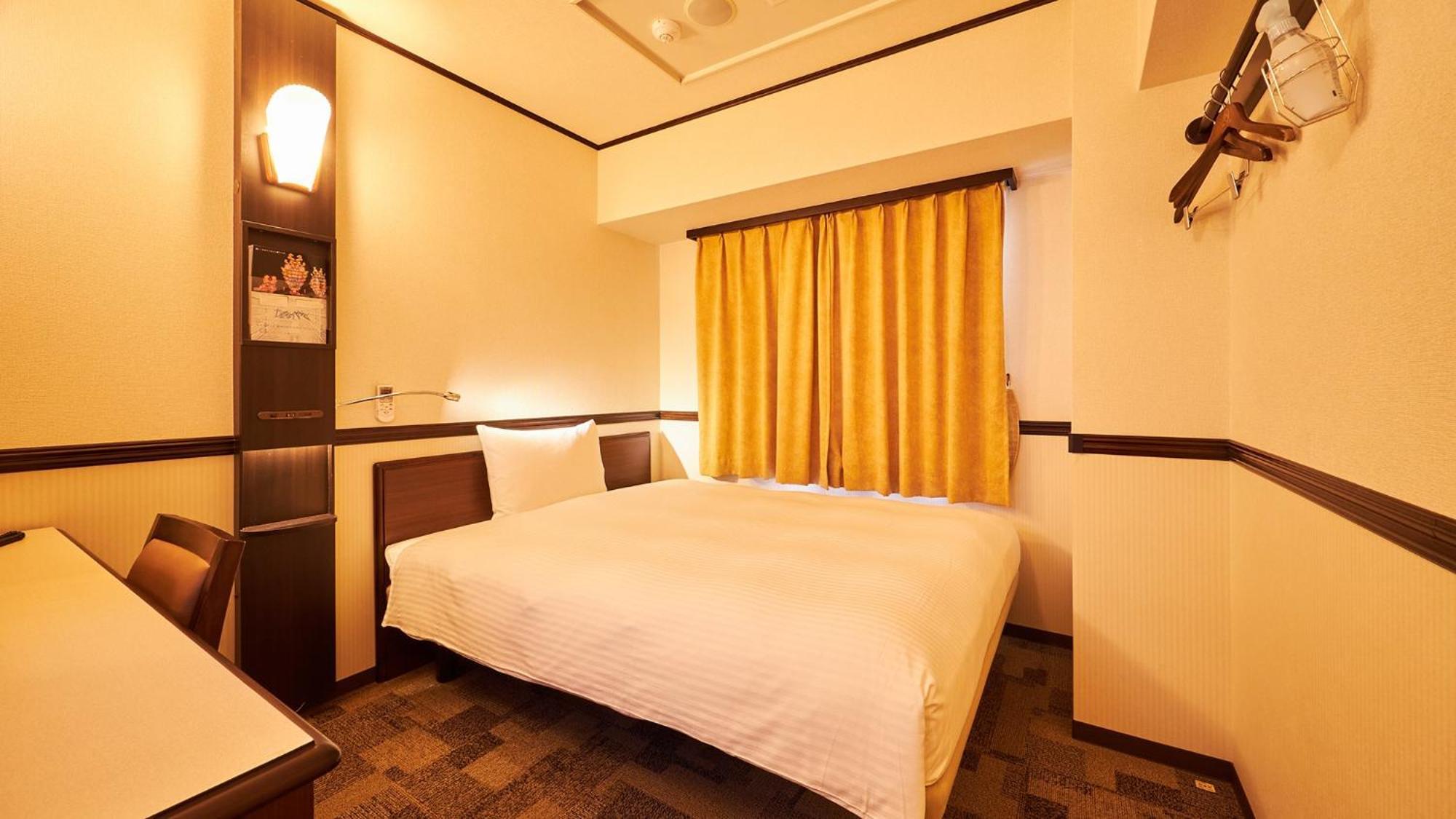Toyoko Inn Tokyo Eki Yaesu Kita Guchi Rum bild