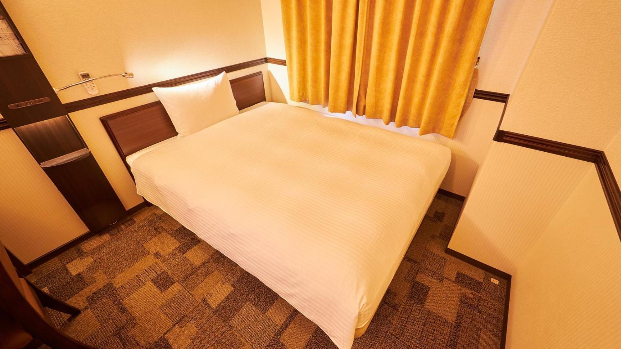 Toyoko Inn Tokyo Eki Yaesu Kita Guchi Rum bild