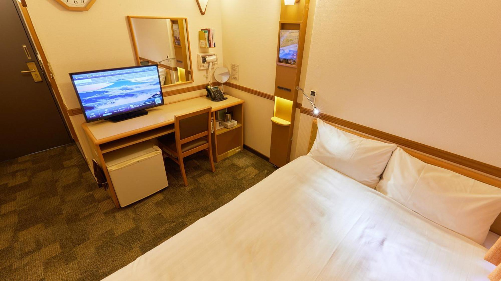 Toyoko Inn Tokyo Eki Yaesu Kita Guchi Rum bild