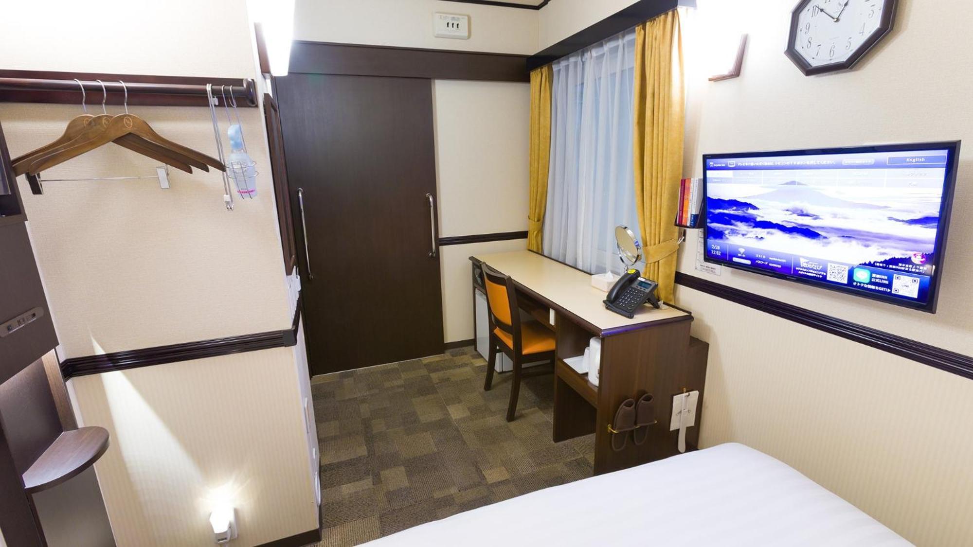 Toyoko Inn Tokyo Eki Yaesu Kita Guchi Rum bild