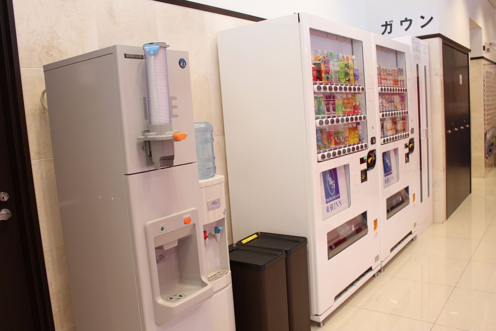 Toyoko Inn Tokyo Eki Yaesu Kita Guchi Exteriör bild